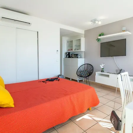 Climatise 2 Pers Proche Et Commerces Avec Balcon Et Wifi A Saint-raphael - Fr-1-466a-28 * Saint-Raphaël